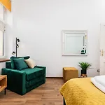 Premium Splendid Old Town - By Upstairs