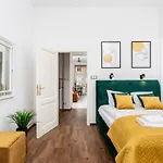Premium Splendid Old Town - By Upstairs Apartament *