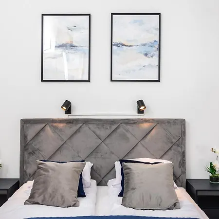Premium Splendid Old Town - By Upstairs Apartment *
