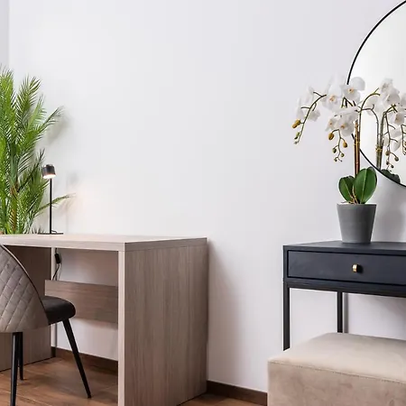 Premium Splendid Old Town - By Upstairs Apartment