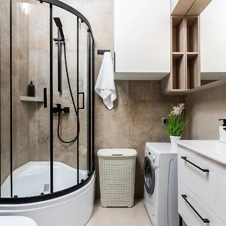 Premium Splendid Old Town - By Upstairs Apartment