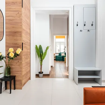 Apartment Premium Splendid Old Town - By Upstairs