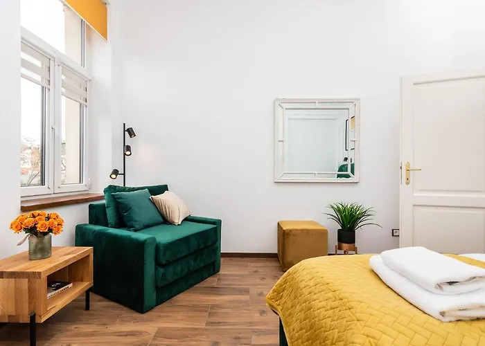 Premium Splendid Old Town - By Upstairs