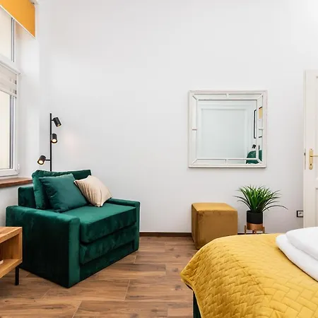 Premium Splendid Old Town - By Upstairs